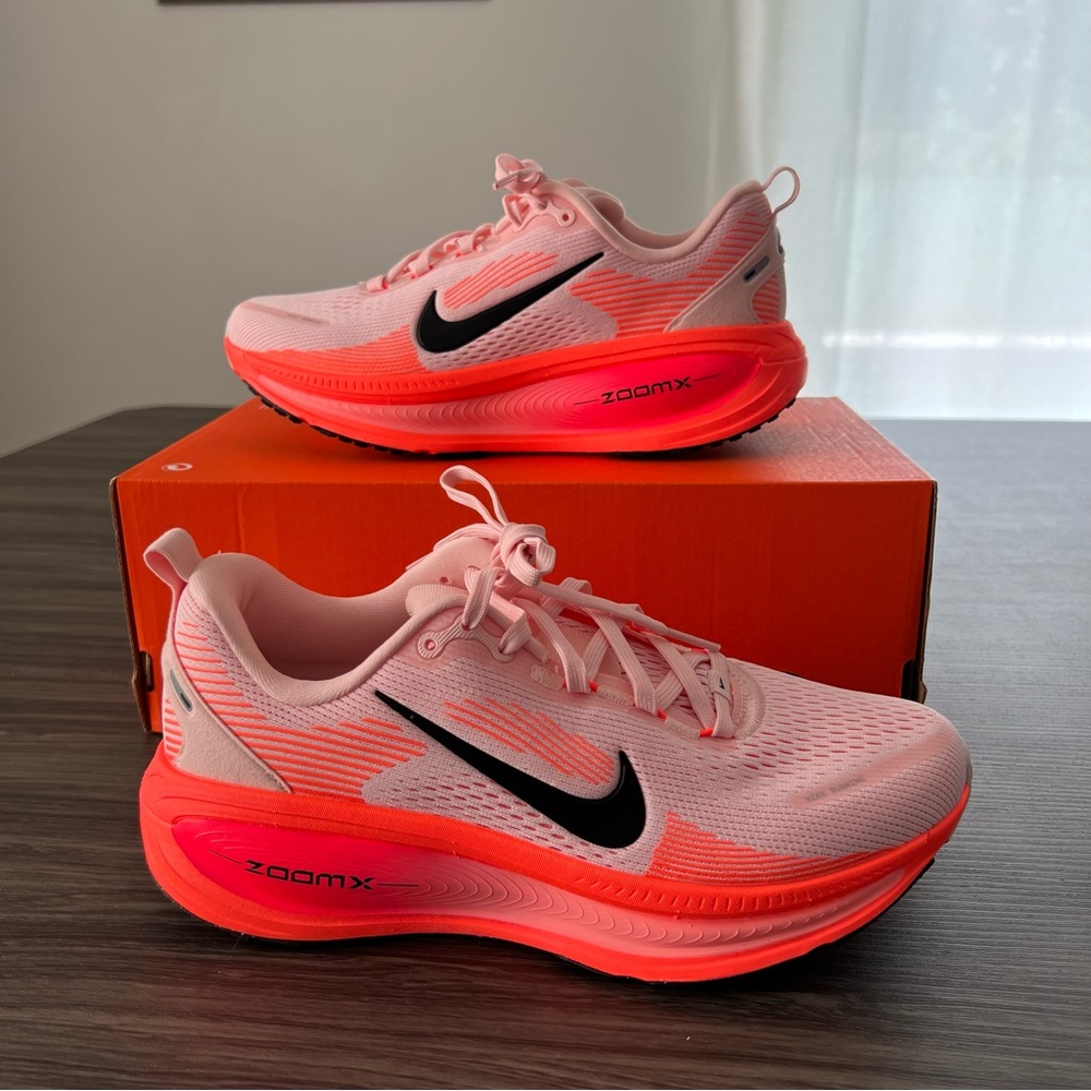 NWT Nike zoomX vomero 18 running shoes W 8.5 pink